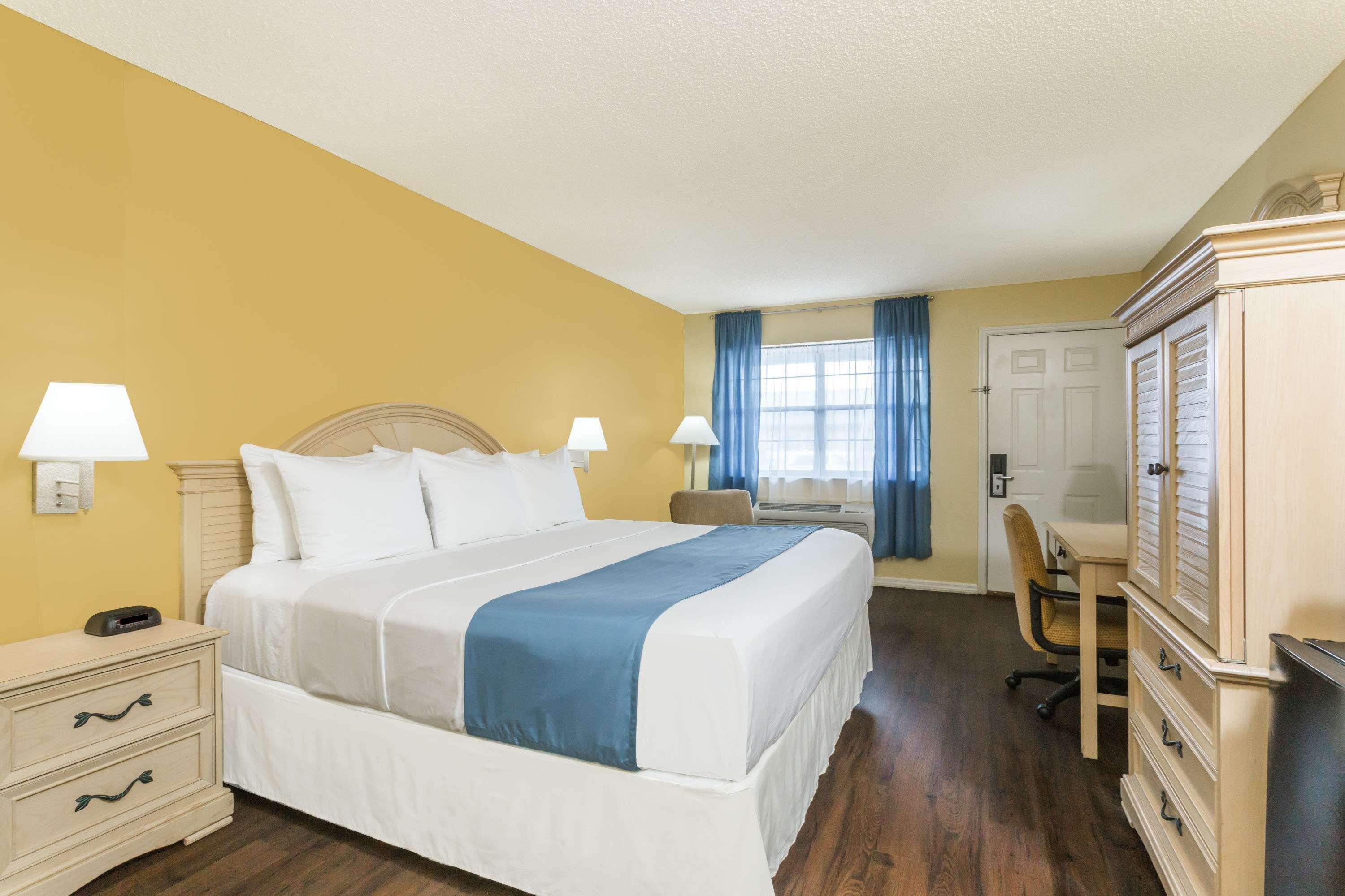 Days Inn By Wyndham Madison Buitenkant foto