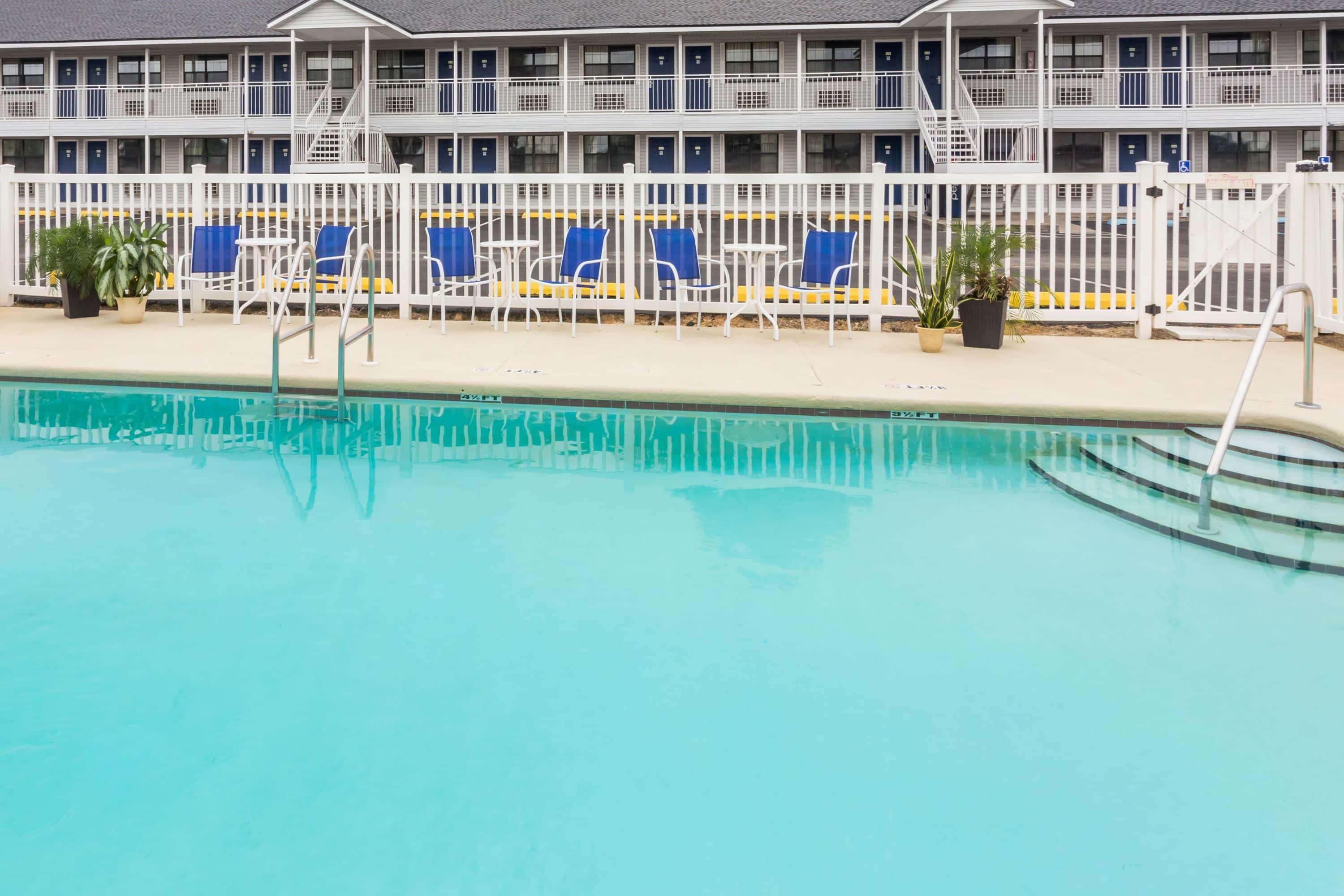 Days Inn By Wyndham Madison Buitenkant foto